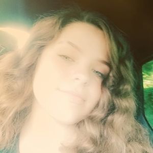 Meet your Posher, Chloe